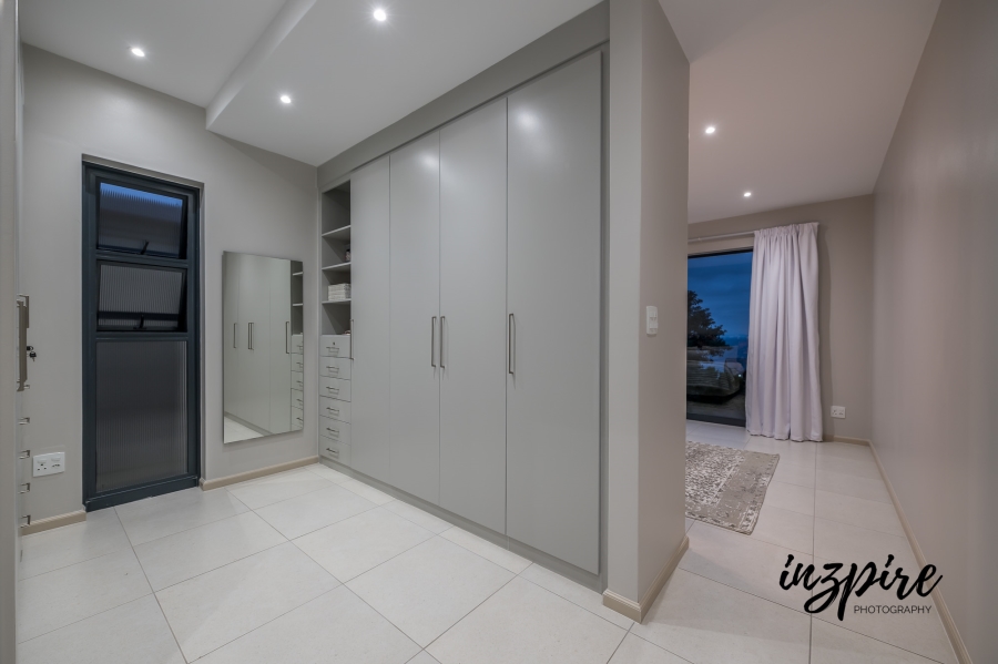 3 Bedroom Property for Sale in Village On Sea Western Cape